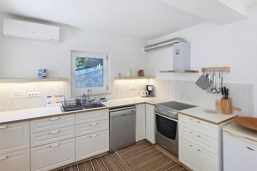Apartments by the sea Baska, Krk - 24182