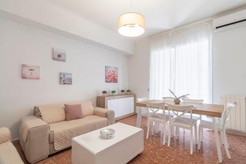 AureaLiving - Trastevere Station Three-Bedroom Apartment