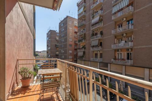 AureaLiving - Trastevere Station Three-Bedroom Apartment
