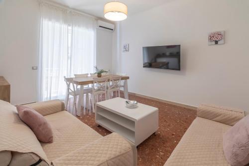 AureaLiving - Trastevere Station Three-Bedroom Apartment