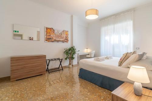 AureaLiving - Trastevere Station Three-Bedroom Apartment