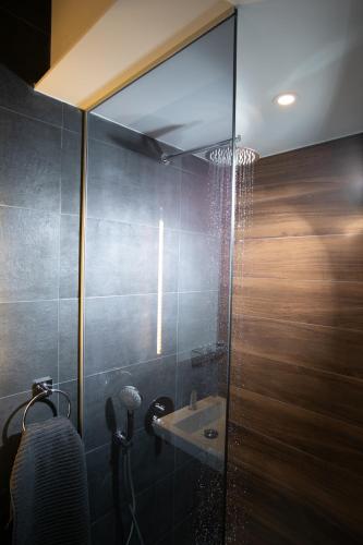 Modern Central Studio 10' Walk to Aristotelous