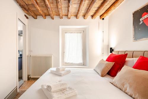 Rome Center 2 Bedroom near Campo de' Fiori & Largo Argentina-KASA DOWNTOWN