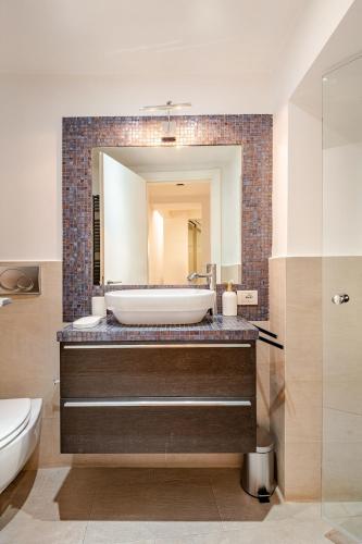 Rome Center 2 Bedroom near Campo de' Fiori & Largo Argentina-KASA DOWNTOWN