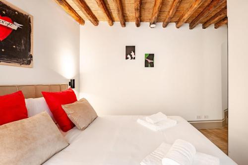 Rome Center 2 Bedroom near Campo de' Fiori & Largo Argentina-KASA DOWNTOWN