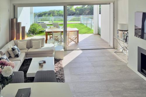 Marbella Golden Mile Townhouse, Pool & Sea Views