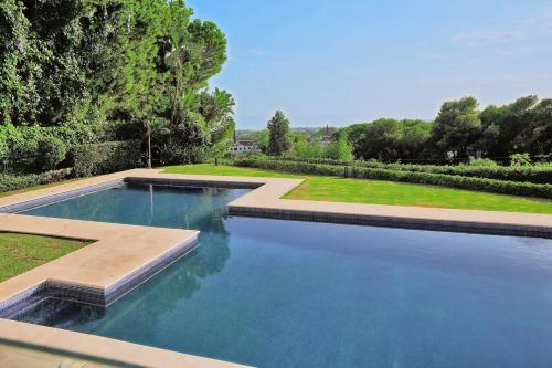 Marbella Golden Mile Townhouse, Pool & Sea Views