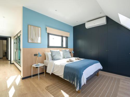 Modern duplex in Las Canteras A4D