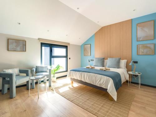 Modern duplex in Las Canteras A4D