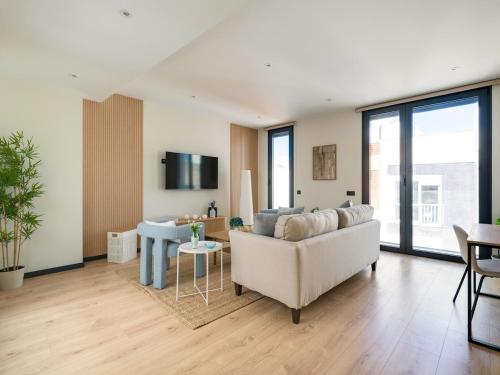 Modern duplex in Las Canteras A4D