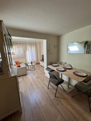 Maison de vacances en centre-ville avec terrasse et parking