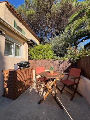 Maison de vacances en centre-ville avec terrasse et parking
