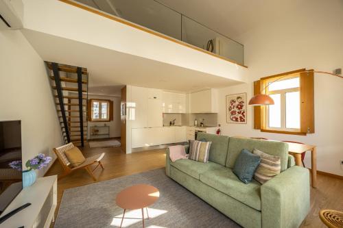 Mezzanine Apartment Miguel bombarda