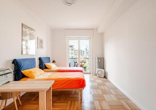 Spacious Apartment - M4 to Duomo - Free Garage