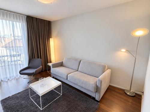 Comfortable 1BR flat at great location - Baron 44