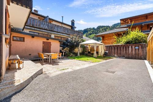 4 Bedroom Chalet Central Morzine Private Parking
