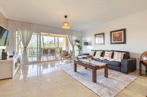 Estepona Resort Apartment with Spa and Tennis