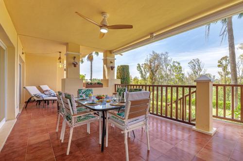 Estepona Resort Apartment with Spa and Tennis