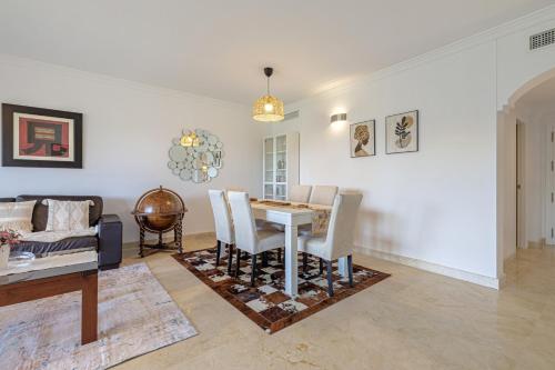 Estepona Resort Apartment with Spa and Tennis
