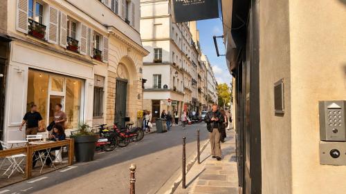 Le Marais Unique 1BR Apartment in Central Paris
