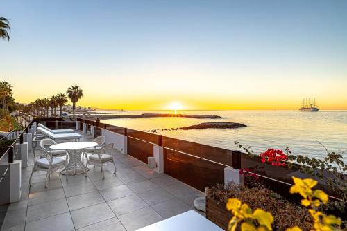 Villa El Martinete Beachfront with Picasso Pool