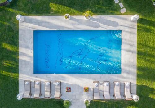 Villa El Martinete Beachfront with Picasso Pool