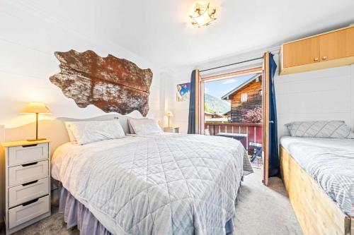 2 Ensuite Bedrooms Walk to town On Bus Route