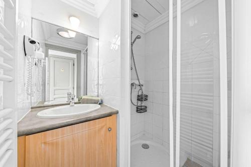 2 Ensuite Bedrooms Walk to town On Bus Route