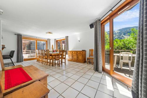Large Chalet - Walkable to Morzine - Flexible Beds