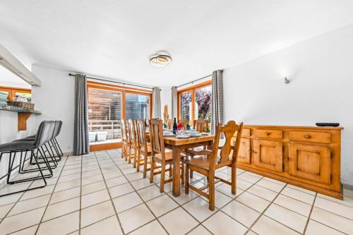 Large Chalet - Walkable to Morzine - Flexible Beds