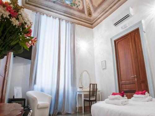 Lh Royal Suites Terrace