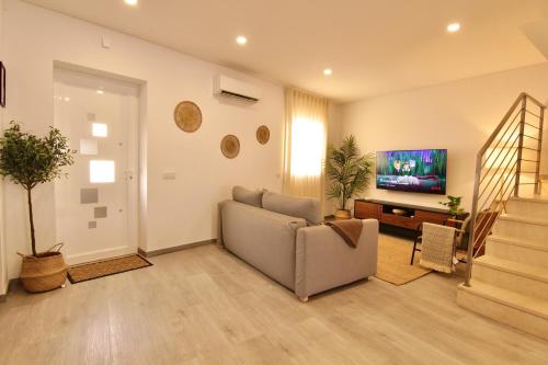 2-BDR Duplex Townhouse, Central Faro