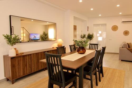 2-BDR Duplex Townhouse, Central Faro