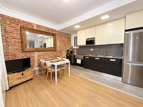 Flaugier Apartments (3-3)