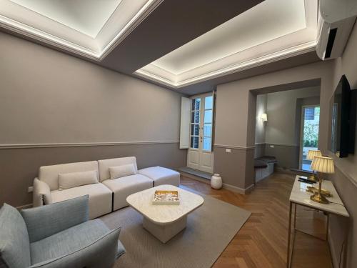 Porcelain Florence Apartment