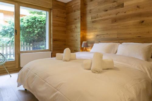 Contemporary Alpine 2-Bedroom Apartment