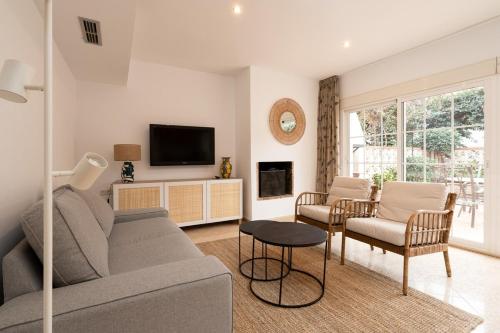 Charming two bedroom house close to the sea