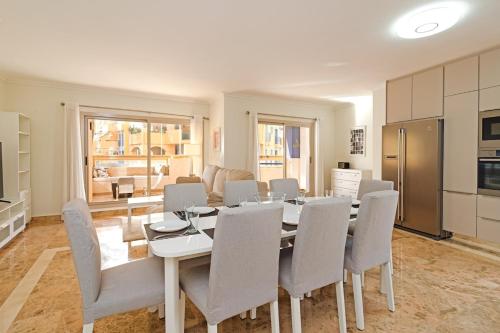 Spacious four bedroom apartment in San Pedro