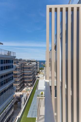 Saldouro Ap: Sea View | Gym & Workstation