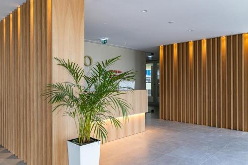 Saldouro Ap: Sea View | Gym & Workstation