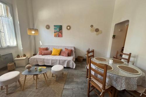 Cosy Suquet Apt Quiet Walk to Beach & Palais