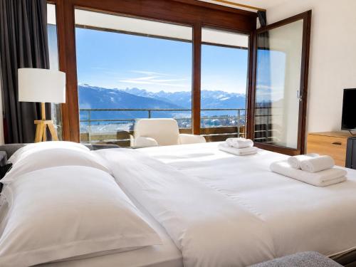 Ace Location with Pool & Sauna