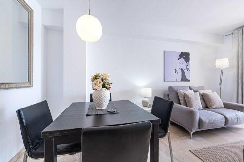 Modern 2-bed 2-bathroom by the pool Las Fuentes de Nerja