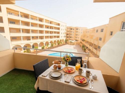 Rentenerife Casa Lola Medano Beach