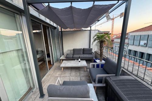 Luminous Premium Loft w/AC & Terrace by LovelyStay