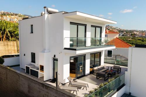 Villa Fenix II by Madeira Dream Stays