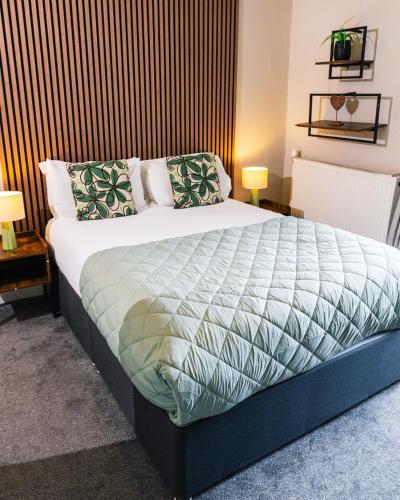 Double Room with Shared Bathroom