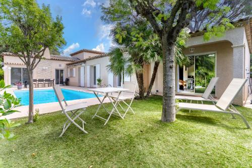 LÉcrin Vert : Bulle de calme jardin et piscine