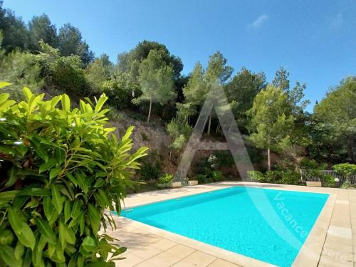 T3 capacite 6 personnes dans residence avec piscine et garage