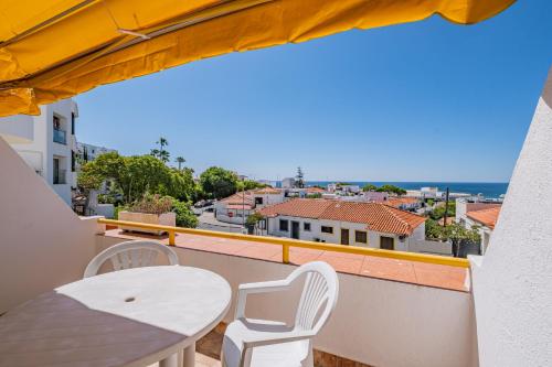 Seaview Apartment I by Dreamplaces